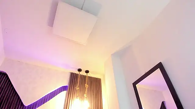 Snapshot of laurin_clauz_ chatting on December 5, 3:39 pm laurin clauz online show from December 5, 3:39 pm
