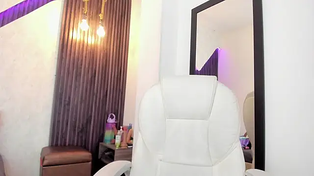 Snapshot of laurin_clauz_ chatting on October 6, 3:42 pm laurin clauz online show from October 6, 3:42 pm