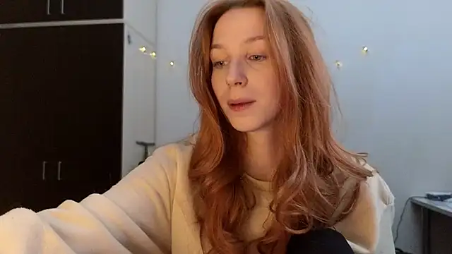 Snapshot of Mary_Av chatting on December 19, 9:17 pm Mary Av online show from December 19, 9:17 pm