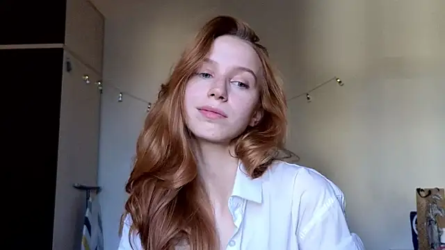 Snapshot of Mary_Av chatting on September 14, 5:17 am Mary Av online show from September 14, 5:17 am