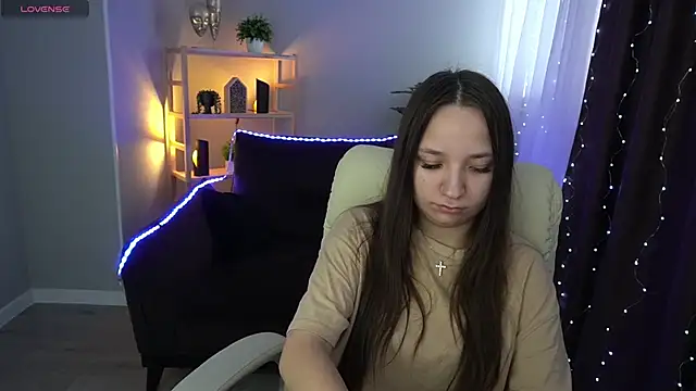 Snapshot of ElysLunar chatting on January 9, 6:17 am ElysLunar online show from January 9, 6:17 am