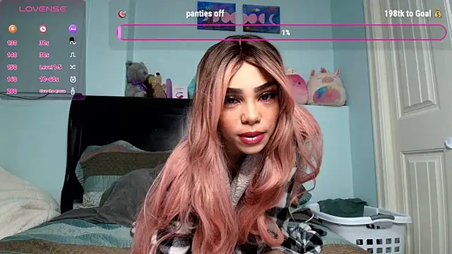 Snapshot of kittymarie28 chatting on March 21, 6:40 pm kittymarie28 online show from March 21, 6:40 pm