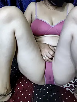 kaveerpooja947 online show from March 12, 10:38 pm