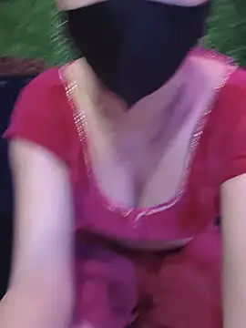 Snapshot of kaveerpooja947 chatting on May 18, 5:41 pm kaveerpooja947 online show from May 18, 5:41 pm