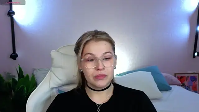 Colleen Blake online show from April 13, 4:56 pm