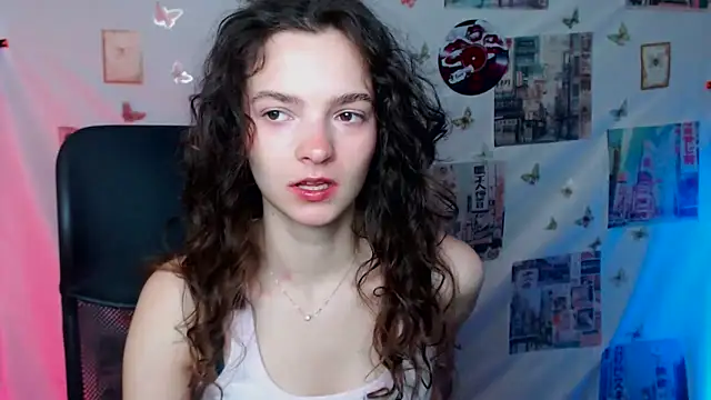 Snapshot of _SusieSu_ chatting on April 23, 6:36 am SusieSu online show from April 23, 6:36 am
