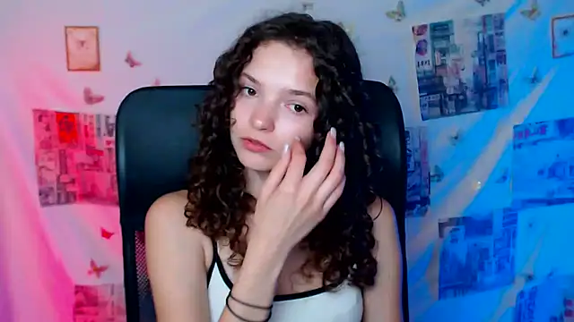 Snapshot of _SusieSu_ chatting on July 1, 5:56 pm SusieSu online show from July 1, 5:56 pm
