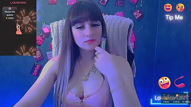 Snapshot of Violla_My chatting on May 8, 5:46 am Violla My online show from May 8, 5:46 am