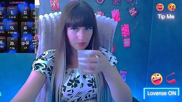 Snapshot of Violla_My chatting on July 1, 5:53 am Violla My online show from July 1, 5:53 am