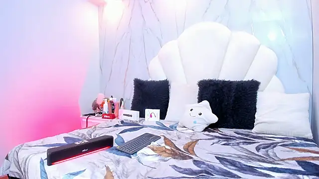 Tiffany sander online show from March 11, 3:26 am