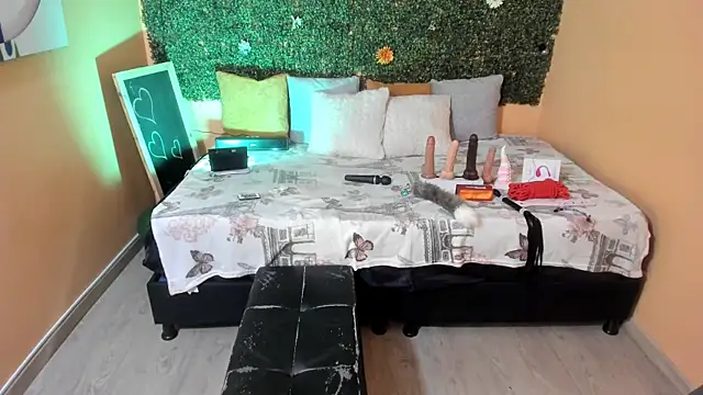 Tiffany sander online show from March 22, 6:54 am