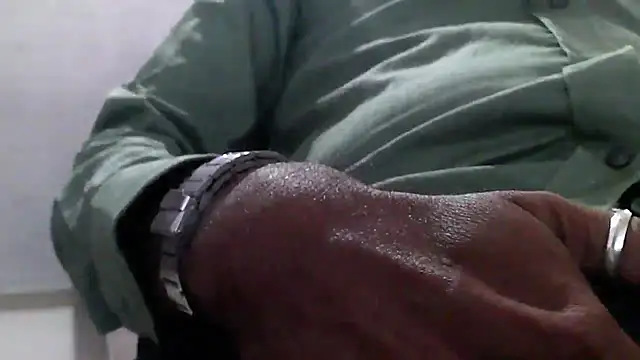 Snapshot of GO_LALA chatting on December 4, 4:32 am GO LALA online show from December 4, 4:32 am