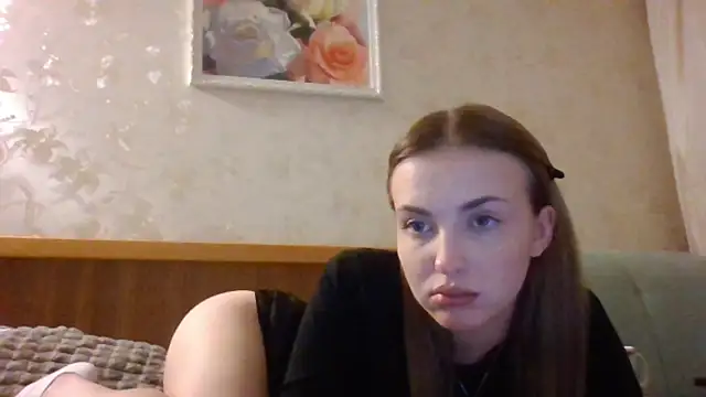 Snapshot of Sweety_Nika chatting on December 6, 11:57 pm Sweety Nika online show from December 6, 11:57 pm