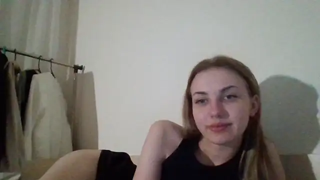 Snapshot of Sweety_Nika chatting on December 29, 12:30 am Sweety Nika online show from December 29, 12:30 am