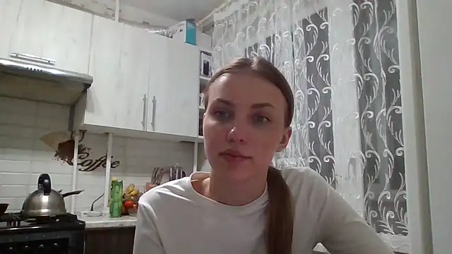 Snapshot of Sweety_Nika chatting on February 5, 10:44 pm Sweety Nika online show from February 5, 10:44 pm