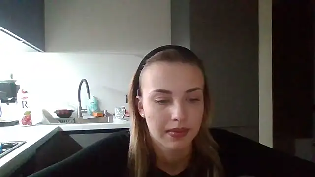 Snapshot of Sweety_Nika chatting on October 16, 6:53 pm Sweety Nika online show from October 16, 6:53 pm