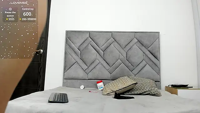 alicee 18 online show from January 9, 1:35 pm