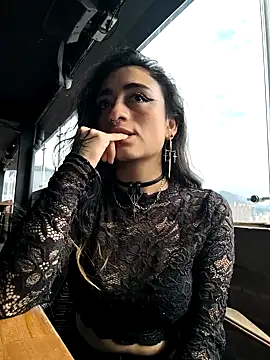 Lila Desiree online show from September 15, 8:20 pm