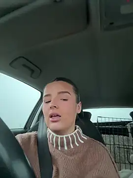 Snapshot of maisiesmithx chatting on December 27, 4:10 pm maisiesmithx online show from December 27, 4:10 pm