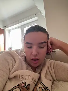 Snapshot of maisiesmithx chatting on January 6, 1:52 pm maisiesmithx online show from January 6, 1:52 pm