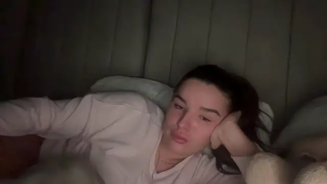 Snapshot of maisiesmithx chatting on January 9, 5:02 am maisiesmithx online show from January 9, 5:02 am