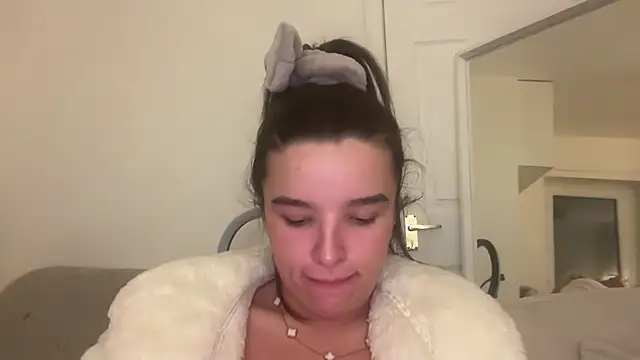 Snapshot of maisiesmithx chatting on January 22, 2:48 am maisiesmithx online show from January 22, 2:48 am