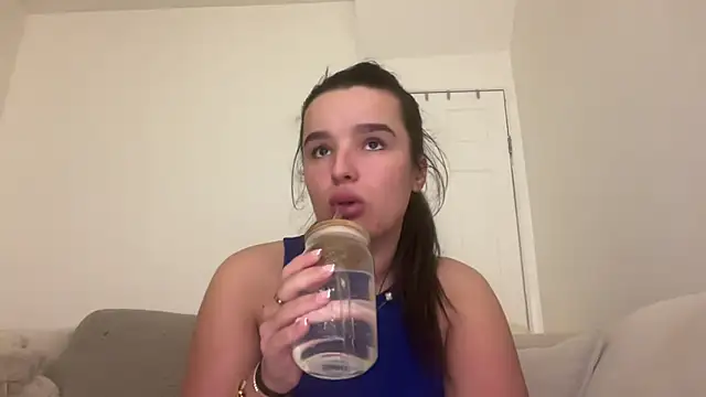 Snapshot of maisiesmithx chatting on January 22, 9:10 pm maisiesmithx online show from January 22, 9:10 pm