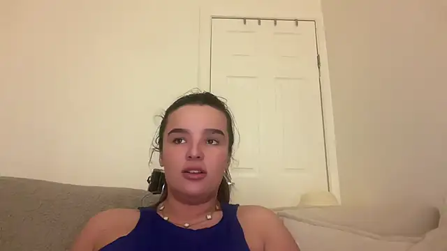 Snapshot of maisiesmithx chatting on January 23, 12:14 am maisiesmithx online show from January 23, 12:14 am