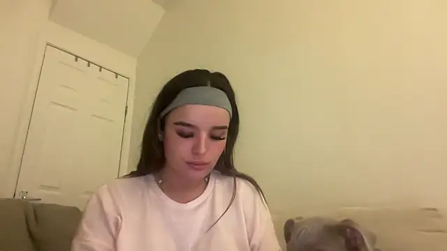 Snapshot of maisiesmithx chatting on January 27, 4:41 am maisiesmithx online show from January 27, 4:41 am