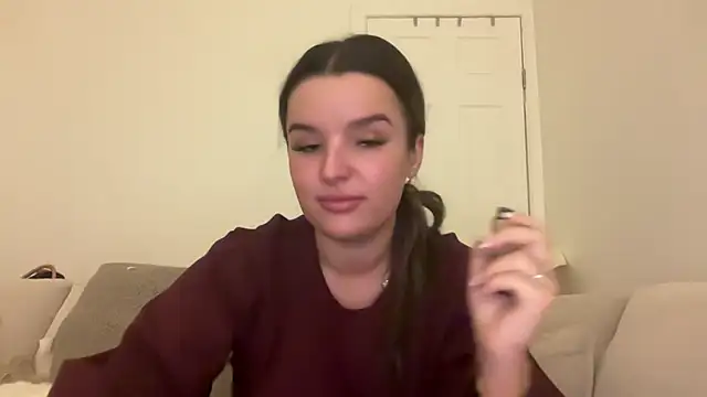 Snapshot of maisiesmithx chatting on February 2, 2:27 am maisiesmithx online show from February 2, 2:27 am