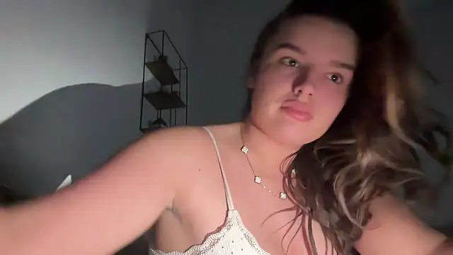 Snapshot of maisiesmithx chatting on February 5, 6:56 am maisiesmithx online show from February 5, 6:56 am