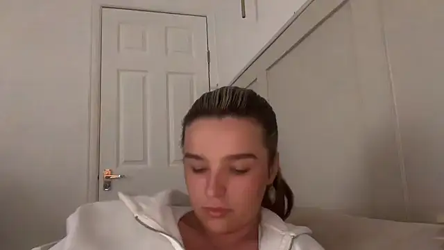 Snapshot of maisiesmithx chatting on September 16, 1:01 pm maisiesmithx online show from September 16, 1:01 pm