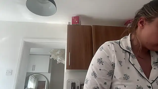 Snapshot of maisiesmithx chatting on September 23, 12:08 pm maisiesmithx online show from September 23, 12:08 pm