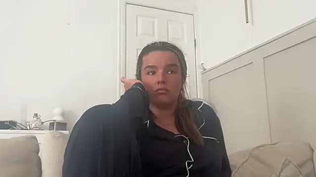 Snapshot of maisiesmithx chatting on September 29, 11:37 am maisiesmithx online show from September 29, 11:37 am