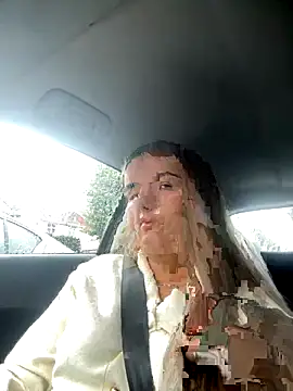 Snapshot of maisiesmithx chatting on October 3, 11:07 am maisiesmithx online show from October 3, 11:07 am