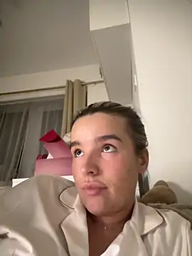 Snapshot of maisiesmithx chatting on October 8, 11:02 pm maisiesmithx online show from October 8, 11:02 pm