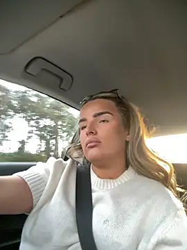 Snapshot of maisiesmithx chatting on October 27, 4:22 pm maisiesmithx online show from October 27, 4:22 pm