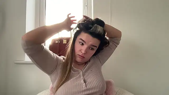 Snapshot of maisiesmithx chatting on January 17, 11:37 am maisiesmithx online show from January 17, 11:37 am