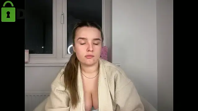 Snapshot of maisiesmithx chatting on February 5, 10:03 pm maisiesmithx online show from February 5, 10:03 pm