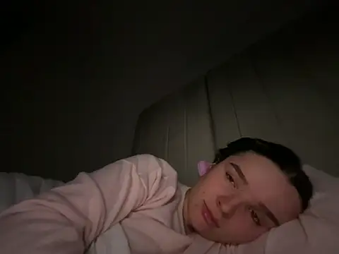 Snapshot of maisiesmithx chatting on February 17, 3:25 am maisiesmithx online show from February 17, 3:25 am