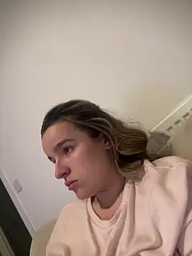 Snapshot of maisiesmithx chatting on February 17, 11:00 pm maisiesmithx online show from February 17, 11:00 pm