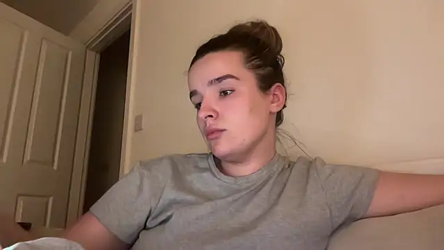 Snapshot of maisiesmithx chatting on March 9, 10:03 pm maisiesmithx online show from March 9, 10:03 pm