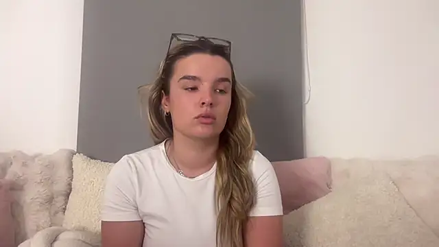 Snapshot of maisiesmithx chatting on July 5, 9:22 pm maisiesmithx online show from July 5, 9:22 pm