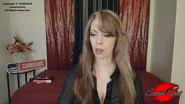 Snapshot of CammiCams chatting on December 6, 1:44 pm CammiCams online show from December 6, 1:44 pm
