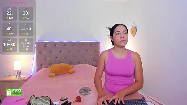 Snapshot of Scarlett_00_ chatting on January 10, 8:15 pm Scarlett 00 online show from January 10, 8:15 pm