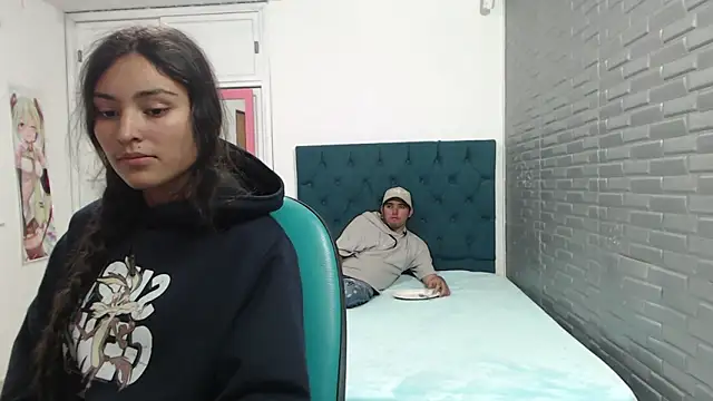 Snapshot of LolaBunnyAndBugsBunny chatting on December 2, 8:11 pm LolaBunnyAndBugsBunny online show from December 2, 8:11 pm