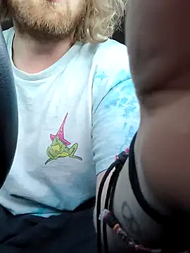 Snapshot of DrownMentallyyy chatting on January 18, 3:49 pm DrownMentallyyy online show from January 18, 3:49 pm