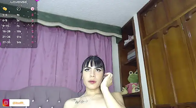 Snapshot of cuttebabe_ chatting on February 2, 1:02 am cuttebabe  online show from February 2, 1:02 am