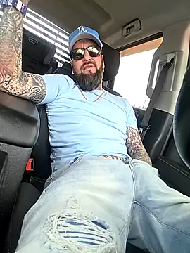 Beardedtattood online show from April 9, 2:33 pm