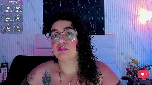 Reginavegaa online show from November 15, 9:17 am